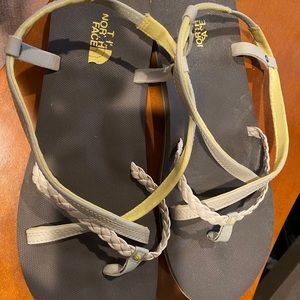 North face sandals size 10
